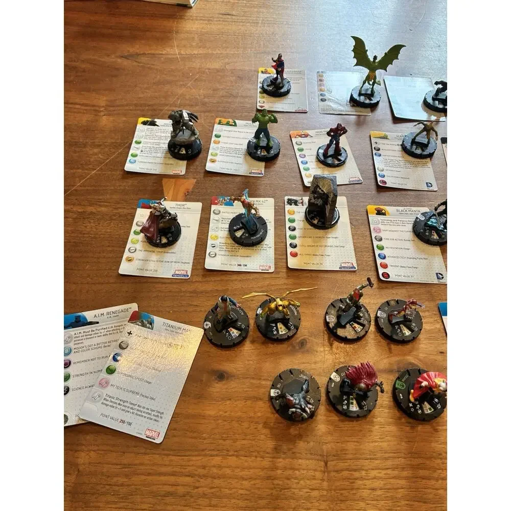 Heroclix Marvel DC Superheroes Lot of 48 & Cards LOOK